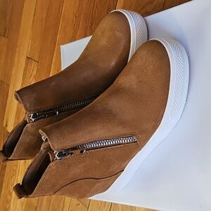 Steve Madden Brown Suede Shoes